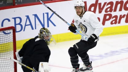 Pastrnak_Bruins_practice