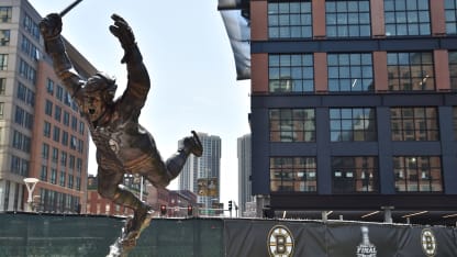 Bobby Orr Sculpture