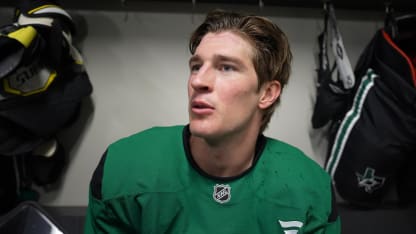 Oskar Bäck taggad inför NHL-debuten