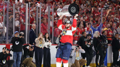 Barkov lifts the Cup again