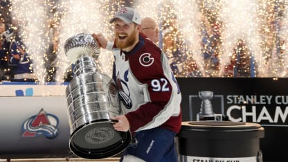 COL-Landeskog-awarded-cup-6-26