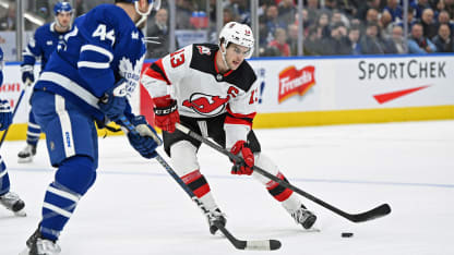 NJD-Hischier-vs-TOR-for-feature-11-17