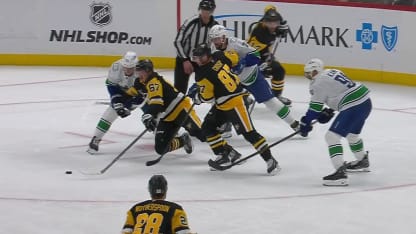 VAN@PIT: Crosby scores goal against Kevin Lankinen