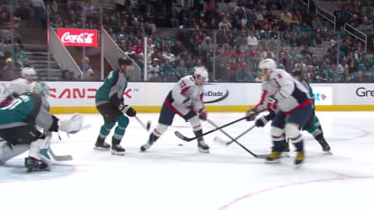 WSH@SJS: Ovechkin scores goal against Yaroslav Askarov