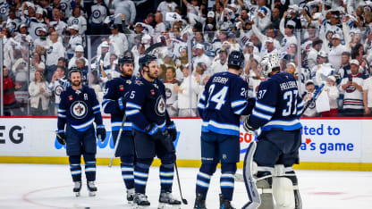 Powerplay und Connor Hellebuyck halten Winnipeg Jets im Rennen