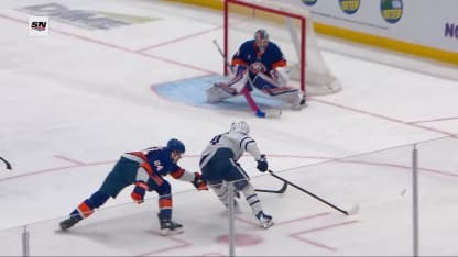 TOR@NYI: Matthews scores goal against David Rittich