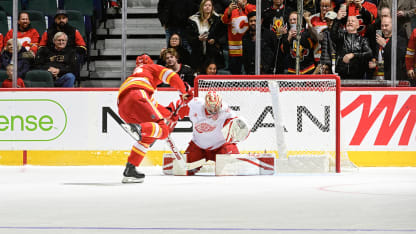 Farabee converts on penalty shot