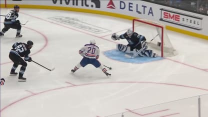 Lazar offre une réplique immédiate