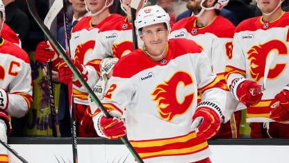 Strome strikes on rush for 500th point