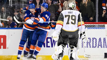 Holmström nätar för Islanders