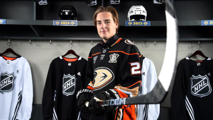 Anaheim Ducks Leo Carlsson redo för NHL-debut