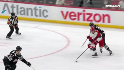 CAR@NJD: Svechnikov marque un but contre Jacob Markstrom