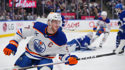 McDavid en met plein la vue à Toronto