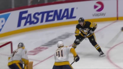 NSH@PIT: Saros with a great save against Sidney Crosby