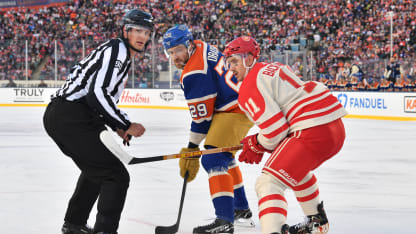 Backlund auktionerar ut sina skridskor