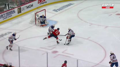 Reinhart remata y vence a Skinner