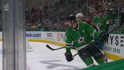 MacKinnon marque le but d'assurance