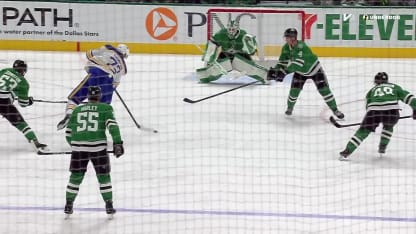 Thompson marque son 2e but de la période