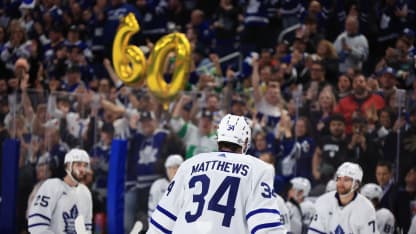 Matthews llega a los 60 goles en triunfo de Maple Leafs