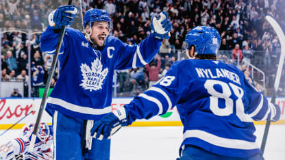 Mexicano Auston Matthews lideró un jueves de estrellas en la NHL