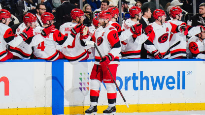 Staal scores empty-net goal