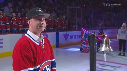 Une cérémonie émouvante au Centre Bell