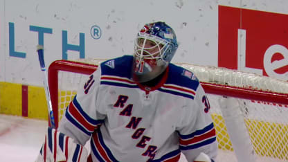 NYR@CAR: Shesterkin with a great save against Sean Walker