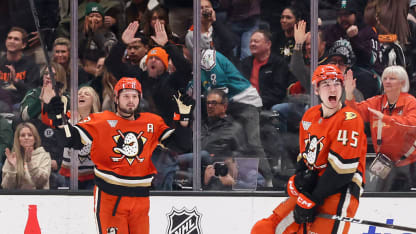 Sennecke Buries It from the Slot