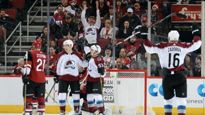 Carl Soderberg Celebrate Goal Colorado Avalanche Arizona Coyotes 122317