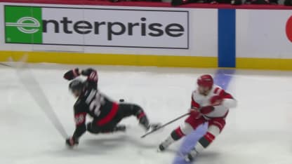 CAR@OTT: Bussi with a great save against Tim Stutzle