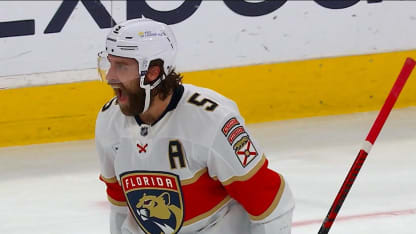 Panthers beat Hurricanes in Game 1