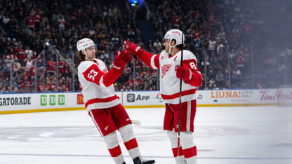 Moritz Seider von den Detroit Red Wings bestritt sein 300. NHL-Spiel in Folge