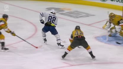 Nylander bat Hill du revers