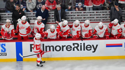 DET@WPG: Compher scores goal against Connor Hellebuyck