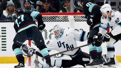 UTA@SEA: Vejmelka with a great save against Berkly Catton