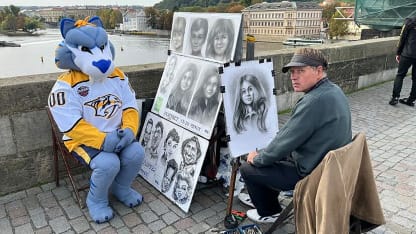 Gnash_gets_drawn_with_Artist