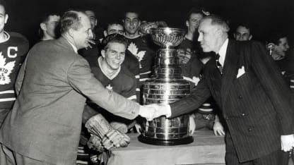 16 avril Les Maple Leafs remportent une troisième Coupe de suite