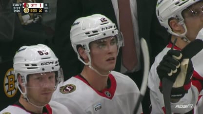 OTT@BOS:Sean Kuraly marque un but contre Linus Ullmark