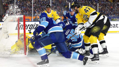 Stadium Series | Bjorkstrand on the power play