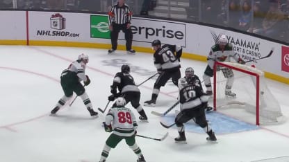 Trenin trouve la lucarne en 3e