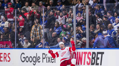 DET@TOR: Larkin scores goal against Joseph Woll