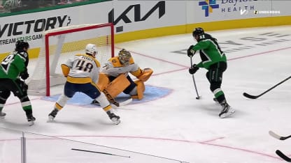 Bastian bat Saros sur le retour