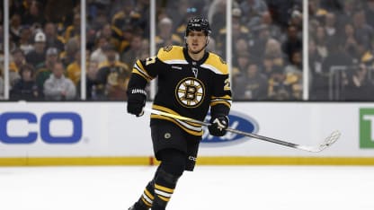 Hampus Lindholm skadad i Boston Bruins seger mot Chicago Blackhawks