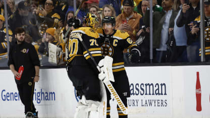 Joonas Korpisalo guía a Boston Bruins en debut histórico de Joe Sacco como entrenador