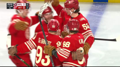 MTL@DET: Compher marque un but contre Jakub Dobeš