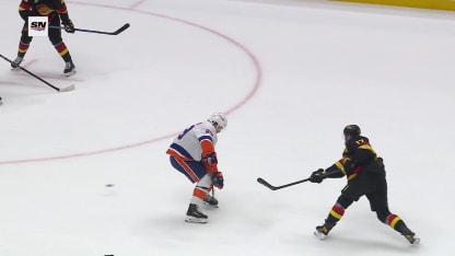 O'Connor redirige la rondelle