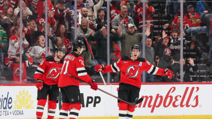 Deux buts en 19 secondes pour les Devils 