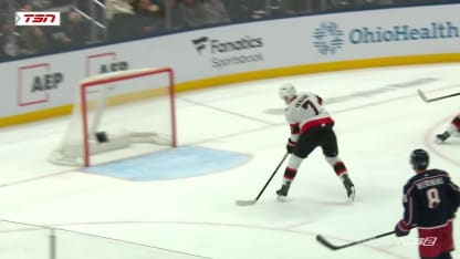 Tkachuk marque un but dans un filet désert