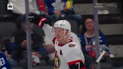 Tkachuk marque un but dans un filet désert