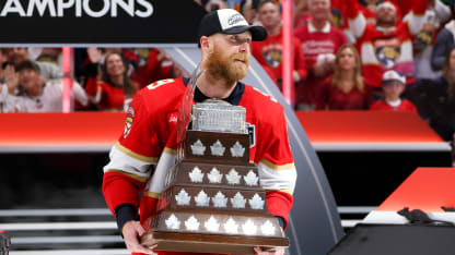 Bennett wins the Conn Smythe Trophy